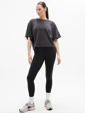 Athleta Seasoft Tee In Black Size Small